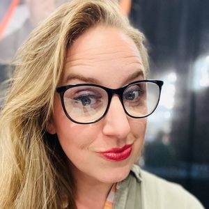 Meet your Posher, Wing